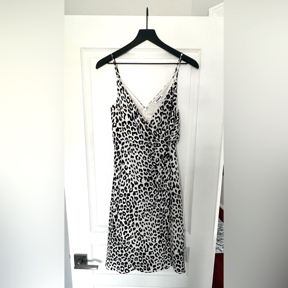 NWOT Women’s Express XS Black and White Dress - Picture 1 of 5